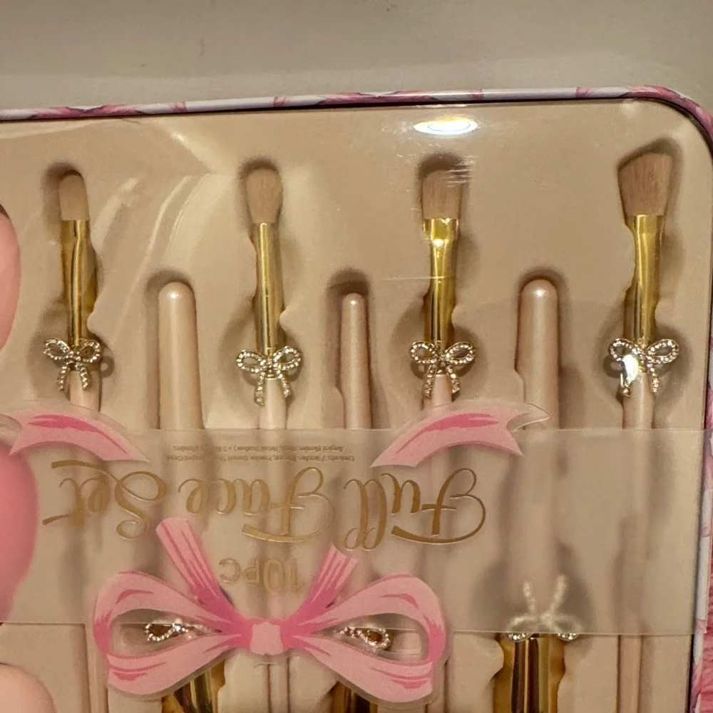Full Face 10-Piece Pink Makeup Brush and Sponge Set